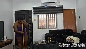 im fat ass ebony milf cleanin naked n feelin so damn sexy