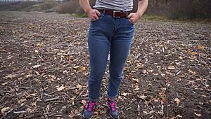 Holy Shit! Milf Camel Toe Tease In Tight Blue Jeans Outdoors!