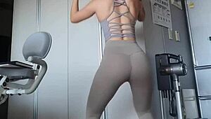 Sexy Korean Fitness Babe Stretches Ass in Home Yoga Workout