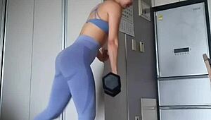 Sexy Korean Fitness Babe Stretches Ass in Home Yoga Workout