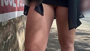 ela se exibe na rua sem calcinha e no onibus publico com pigtails e meias