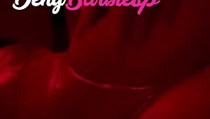 deixei ele louco de tesão na balada... ate ele me foder gostoso no banheiro, que delícia!!