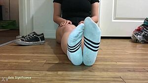 Sorority girls show off their sexy wrinkled soles in dirty socks up close