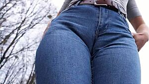 Holy Shit! Milf Camel Toe Tease In Tight Blue Jeans Outdoors!