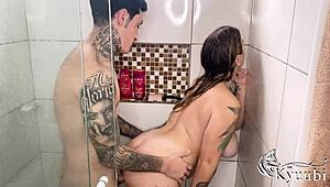 Novinho loses control spanking and fucking sexy blonde's huge natural tits and ass in shower