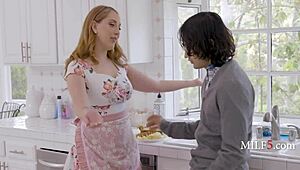 curvy milf mommy fucks elias cash and axel haze for cash