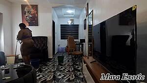 im fat ass ebony milf cleanin naked n feelin so damn sexy