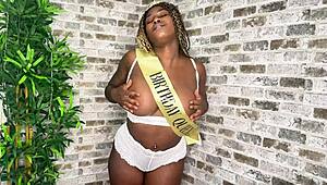 birthday girl all alone 😩 toying wet pussy till i moan loud 💦🔥😍
