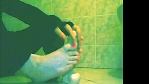 i'm veronica the shemale, craving feet worship after dark with my blue-eyed fetish stare