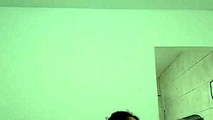 ninfeta safada dances fat ass twerking her wet pussy to funk