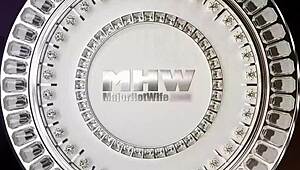 tattooed blonde marylin melons' big pussy lips stretched by rome major??