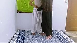ferzana bhabhi in hijab cheats with desi cock at work?