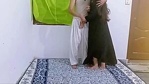 ferzana bhabhi in hijab cheats with desi cock at work?