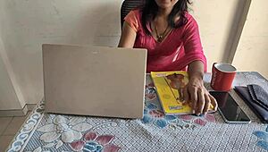 Fucked indian bhabhi hard at office!
