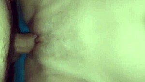 maestra 🔥 se pone cachonda con su estudiante athletic y lo monta rico en la cama 😘