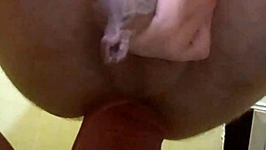 watch this slut's ass stretch with fisting and sandals for male squirt