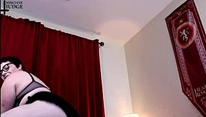 Watch this fat bbw squeeze big ass into tight jeans and thong panties.