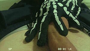 horny ghostface girlfriend sneaks in for wet pussy doggystyle creampie