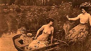 Vintage Erotic Hairy Bent Over Doggystyle Animation!!