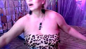 Lustful slut's wild secrets spill in naughty open chat