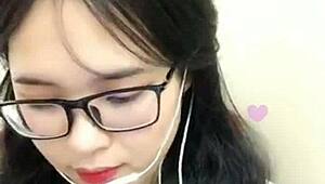 Super Cute Vietnamese Girl Livestreams Her Sexy Webcam Tease