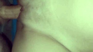 maestra 🔥 se pone cachonda con su estudiante athletic y lo monta rico en la cama 😘
