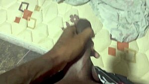 fiz uma resenha com as amigas e rolou putaria orgia com a mulher do amigo...