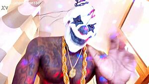 Bodybuilder Hallelujah Johnson humiliates tall ass slave cleaner