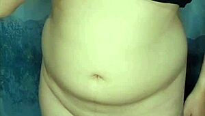 village girl sending steamy pussy pics to her pacar?