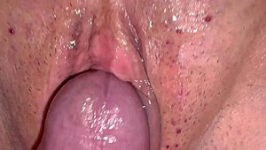 hows this amateur pink pussy look 195 days post virginity loss??