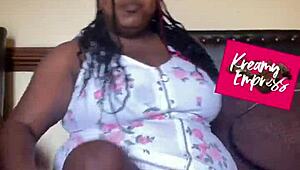 wanna lick this curvy flexible goddess's perfect flexed toes?