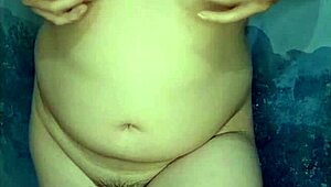 village girl sending steamy pussy pics to her pacar?
