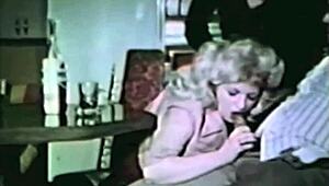 Ever wonder about hairy pussy threesomes in vintage porn?