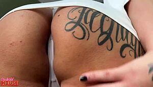 essa novinha casada ama dar cu num menage a trois com chubby latina