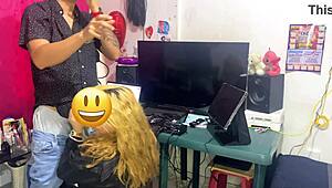 mi jefe me obliga a masturbarlo en la oficina con mis tetas gordas y primerizo bbw