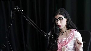 trans yumi trap spills putaria in wild outdoor interview