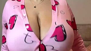 hot girl with big natural juicy tits dances 🔥🍑💃