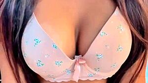 acabei de gozar forte nessa buceta rosada dela que acabou de fazer 19