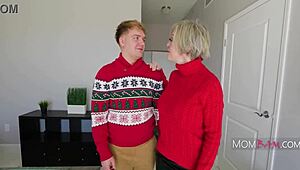 sharing a bed with my stepmom turned into wild fun 😈💦🔥