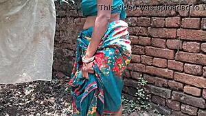 Desi Wife Begs Neighbors for Outdoor Hardcore Pounding