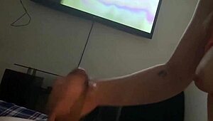 mi hermanastra me invita para peli de terror y acaba COWGIRL en mi verga con su culo grande 😱🍑🔥