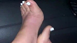 i tease my pretty feet outdoors public joi toes for you spain style 😘👣
