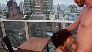 Jovem casal licking big pussy lips on balcony moaning