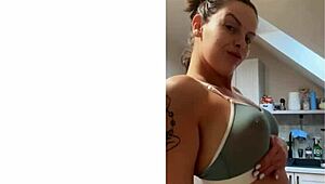 were on date you see my pegging pic on phone wanna stay or bail??