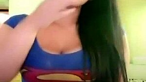 colombian babe heats up the public crowd outdoors teasing wild