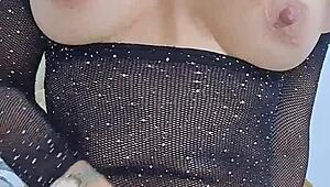 Sexy latina fingers pussy with dildo vibrator till squirting orgasm in solo show.