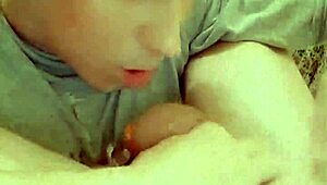 julia porn self-sucks dildo deep then cums right in her mouth 🤯