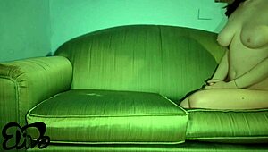 😍 Lipstick babe fills mouth with cum on green couch 💦