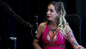 uma foda ajudou com ansiedade mas o cliente ladrão queria gangbang fetiche - julia fontanelli in sheer red