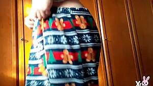 walking in pajamas but farting turns me on so much 😈💨